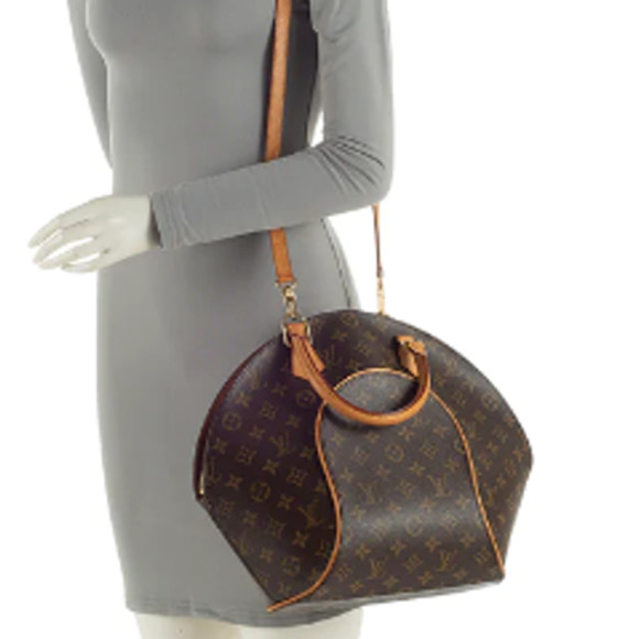 Louis Vuitton Handbags - 💎✨CHARMING✨💎AUTHENTIC Louis Vuitton ELLIPSE MM strap included!